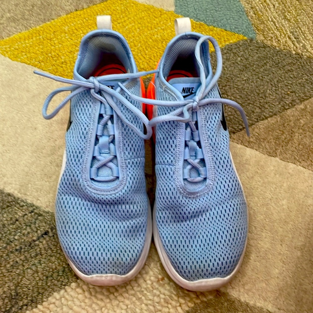 NIKE AIR SHOES